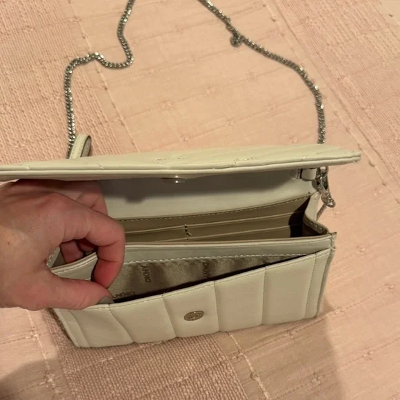 Authentic NWOT, Sina Wok Mix Quilt Crossbody/Silver Chain - Picture 5 of 11